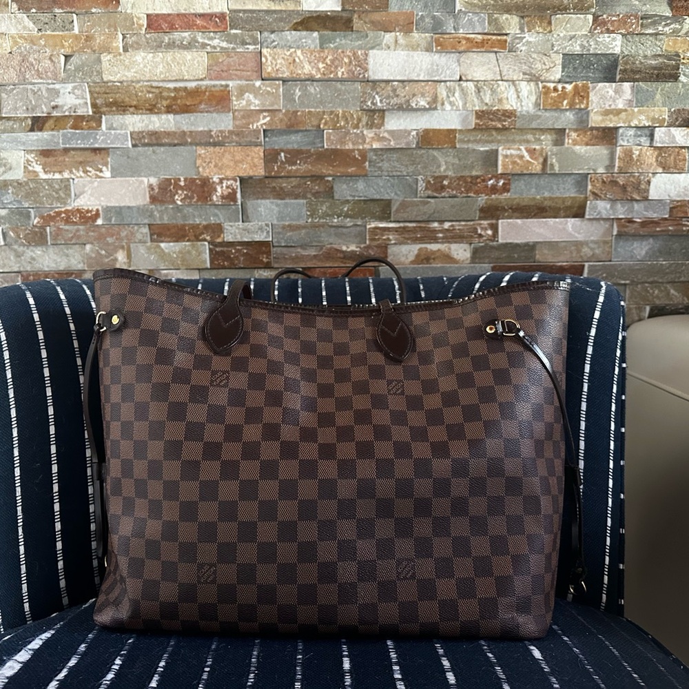 Authentic Louis Vuitton Damier Neverfull GM - Picture 2 of 16